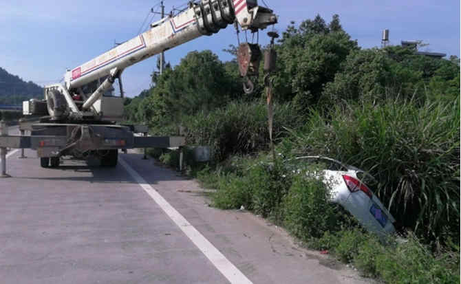 石渠重载吊车救援